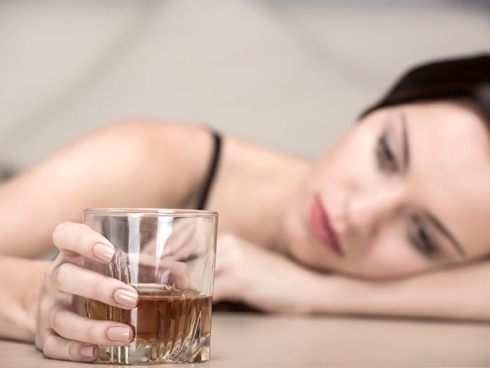 Trastorno de ansiedad social y el beber para el alivio del estrés: ¿está usted en riesgo de adicción al alcohol?